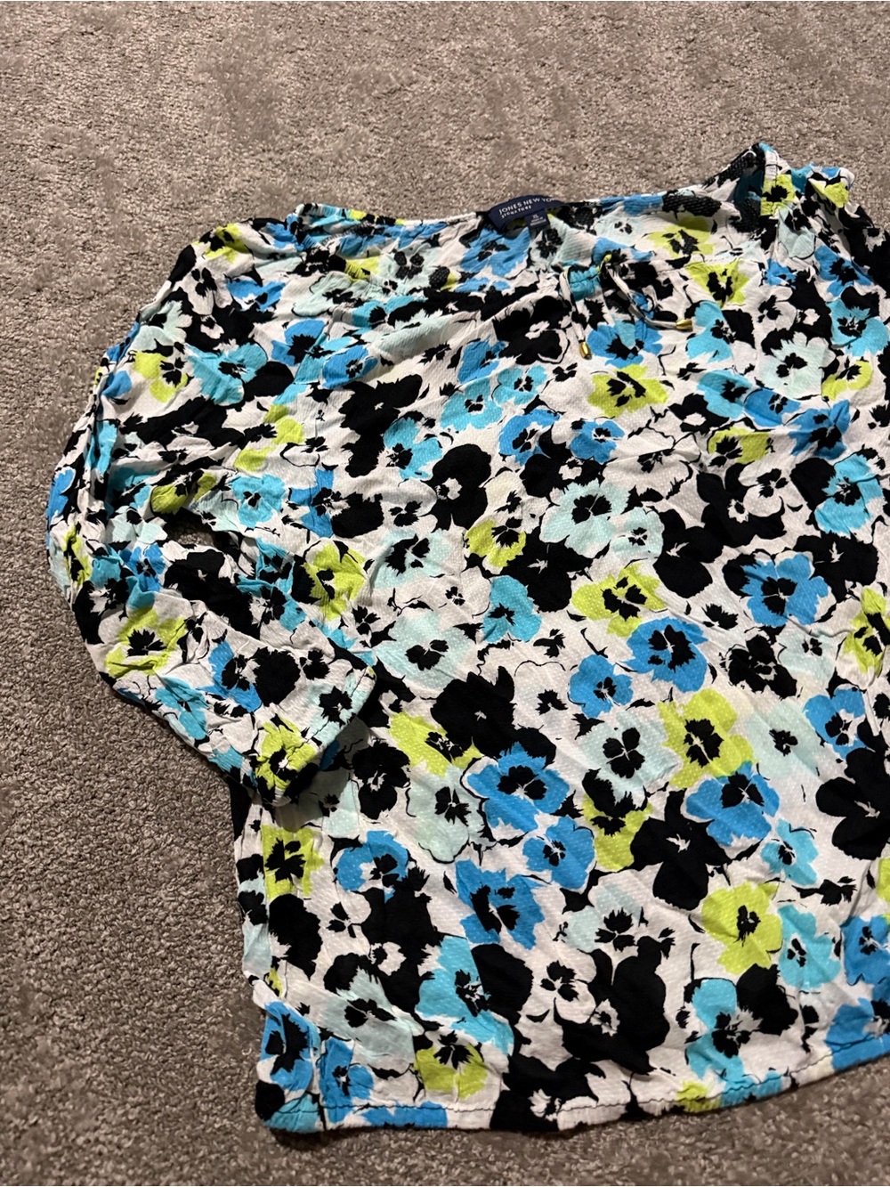 Jones New York long sleeve floral top size XL super‎ soft and comfortable